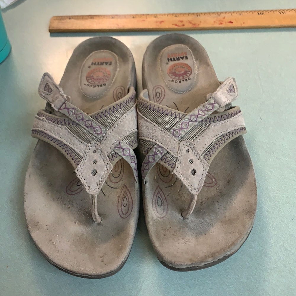 Earth Spirit flip flop sandals size 6.5